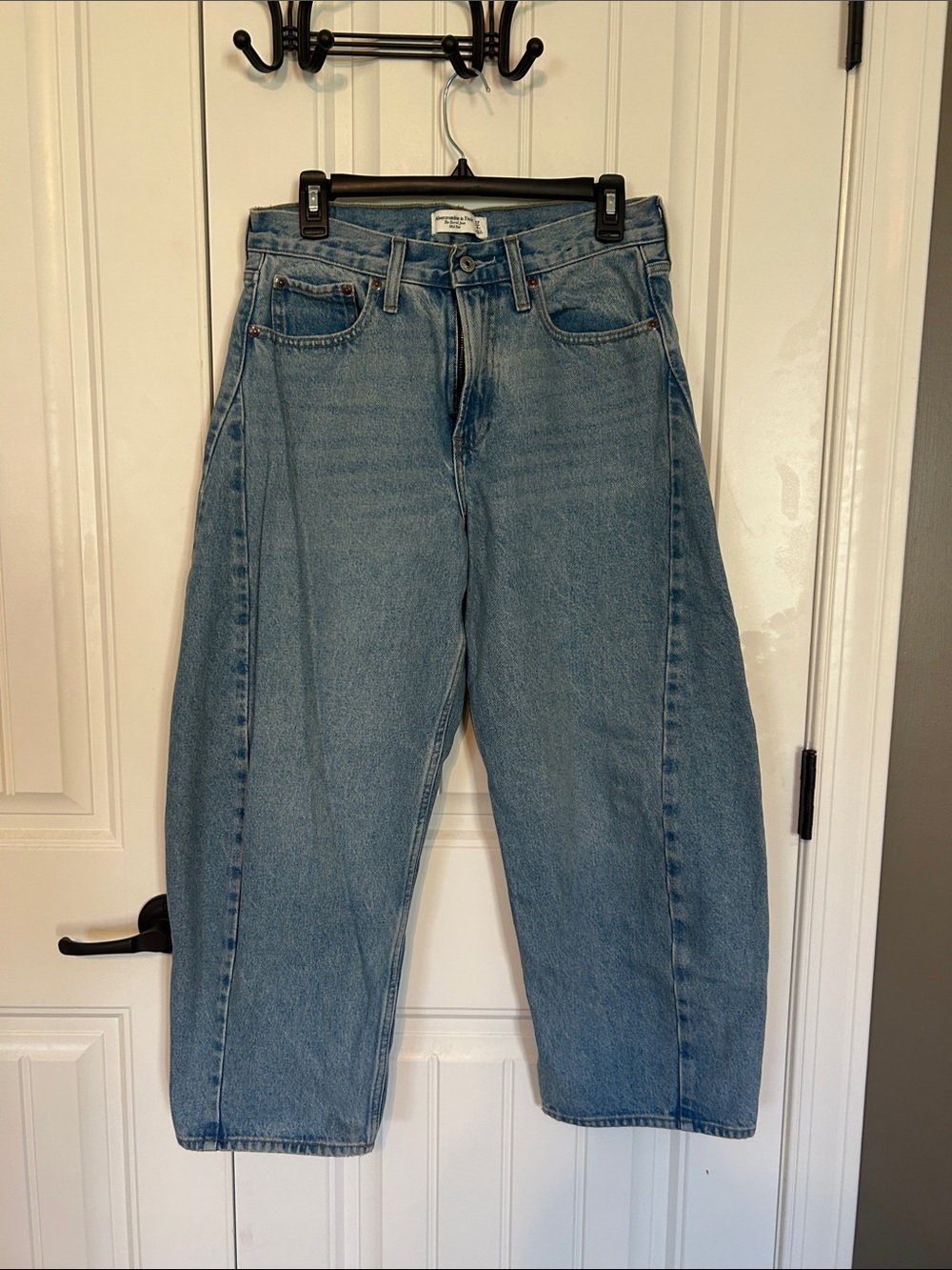 Abercrombie & Fitch women's curve love barrel mid rise Light Blue Denim Jeans